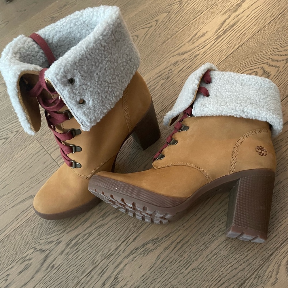 Never worn. Timberland boots. Camel Color